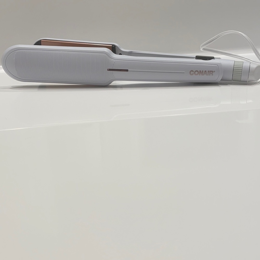 Conair 1.5 inch straightener